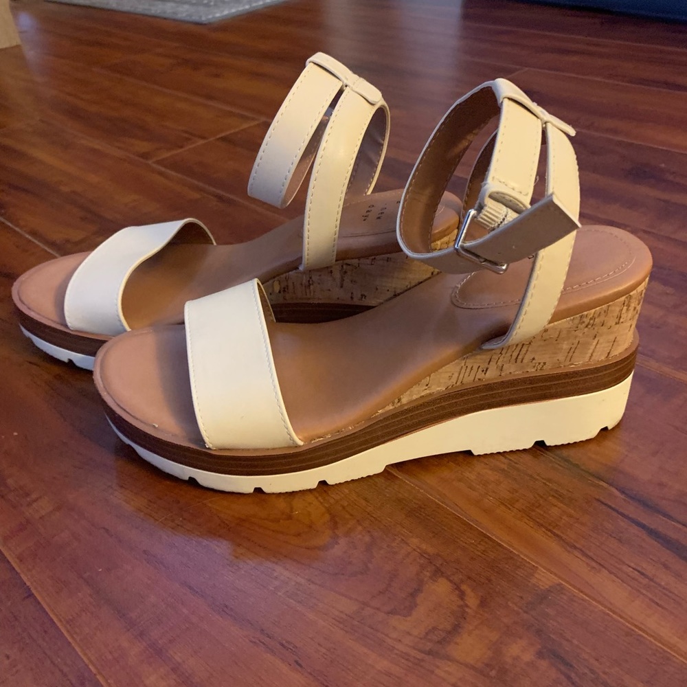 Cream sandals like new!